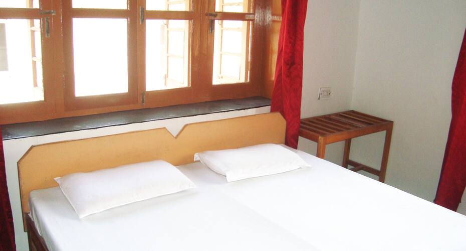 Holiday Inn, Srinagar 3